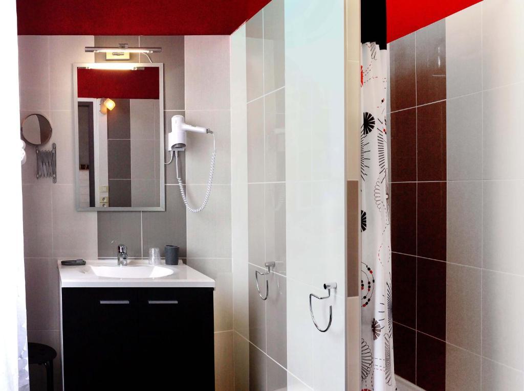 Le Sombernon Hotel 2*